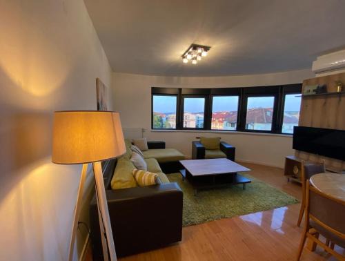 Kragujevac Apartment | Panoramic View Apartment