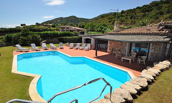 Pantogia House | Pantogia Villa Sleeps 9 Pool Air Con WiFi