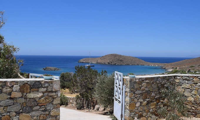 Delfini House | 'paraside' Seaside Villa in Delfini Says Netflix