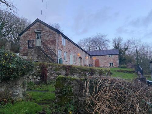 Mold House | Parc Farm Cottage, Flintshire, North Wales
