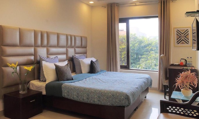 DLF City Hotel | Park Studio DLF Phase 2, Cyber City, Gurgaon