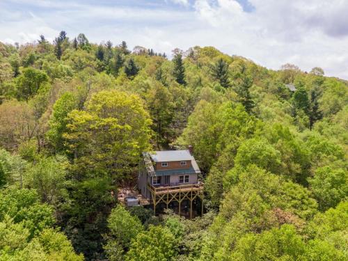 Panorama Estates House | Parkway Hideout