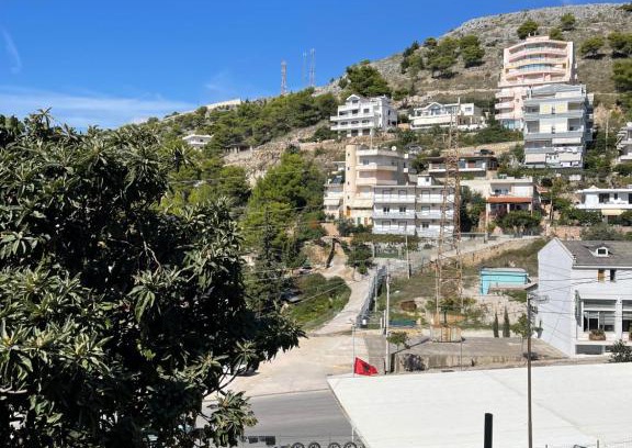 Qafe e Gjashtes Apartment | Paro's Holiday Home