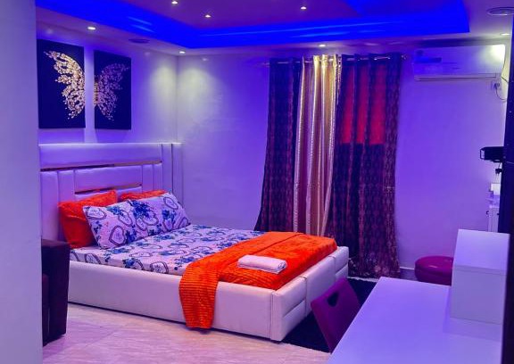 Point E Apartment | Paryssonalo