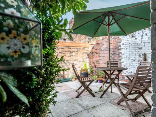 Liverpool House | Pass the Keys 2 Bed Charming Home by Sefton Park Liverpool