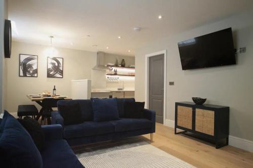 Bont Newydd Apartment | Pass the Keys Apartment 4 Old Conservative Club in Historic Town