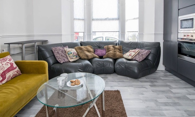 Canton Apartment | Pass the Keys | Light & Spacious 2 Bedroom Apt in trendy Canton!