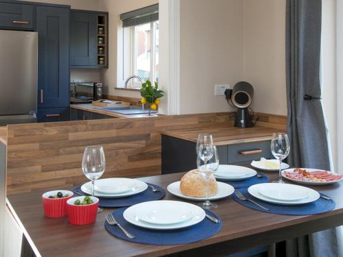 Bont Newydd House | Pass the Keys Modern Town House on the edge of Caernarfon