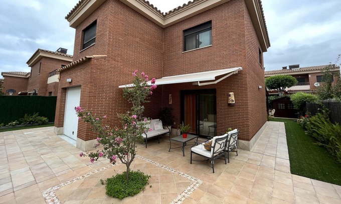 Cambrils House | Paul Cézanne - Three Bedroom House, Sleeps 6