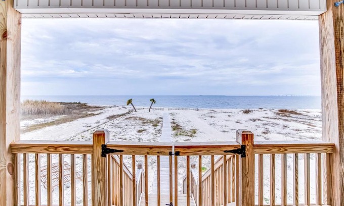 Dauphin Island House | Paws-a-While