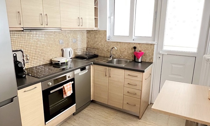 Palaio Faliro Apartment | Peaceful Apartment by Flisvos Marina