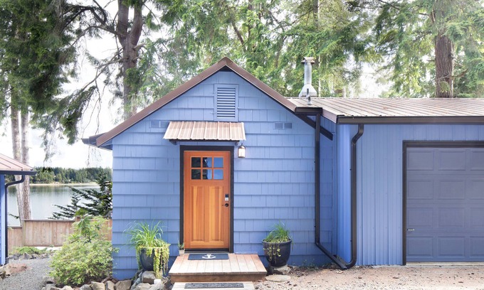 Olympia Apartment | Peaceful - Beach Side Studio Cottage with Beach Access