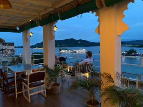 Udaipur House | Peacock Guest House - Lake View Hotel In Udaipur