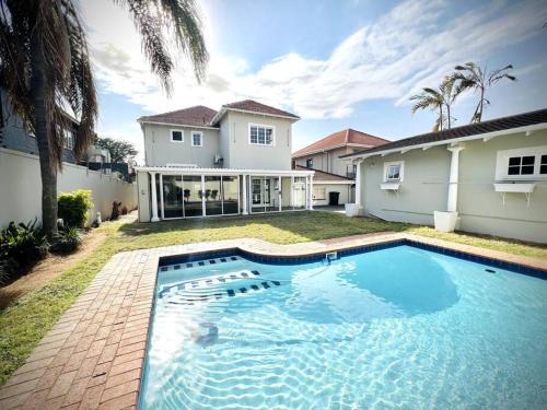 Essenwood House | Pearlstone