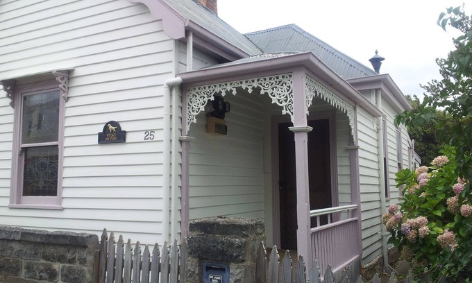 West Hobart Cottage | Peck's on Pine Victorian Cottage