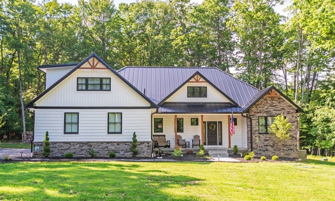 Blakeslee House | Penn Cove Dreams: Beautifully Decorated Lake Access Home