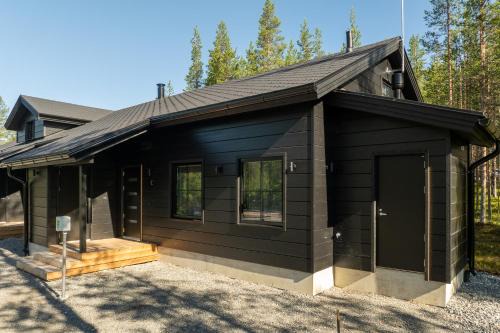 Sirkka House | Penny & Casper - Yläkasi C