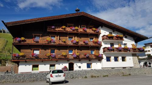 Lermoos House | Pension Garni Hochmoos
