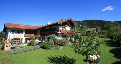 Inzell Apartment | Pension mit Bergblick in Inzell