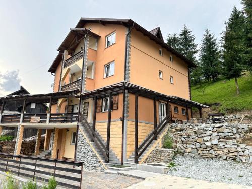 Borsa House | Pensiunea 3flori de Colț