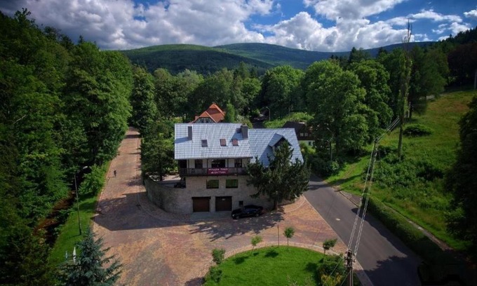 Czerniawa-Zdroj House | Pensjonat pod Cisem