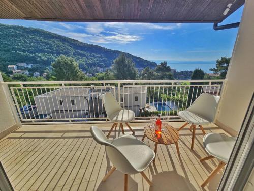 Obrs Apartment | Penthouse apartment Draga Sky in Mošćenička Draga with free parking, one balcony and one terrace