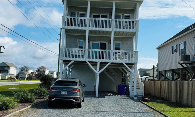 McCutcheon Field House | Perfect for Fall Fishing 2 day min/Sun-Sun Summer rental/Ocean & Sound View
