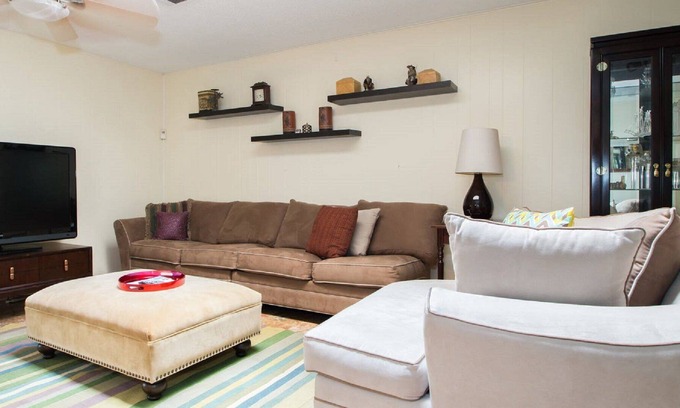Hurst House | Perfect Location!!!