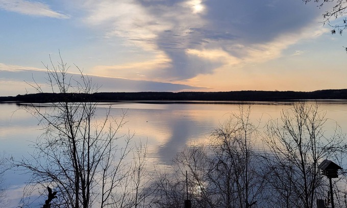 Alexandria Cabin | Perfect sunset views on Lake Carlos