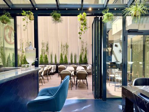8th Arrondissement Hotel | Perpetual Elysée Montaigne