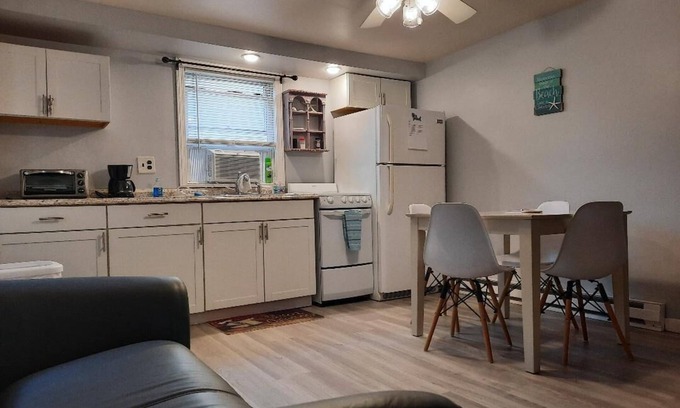 Matunuck Apartment | Pet Friendly 1 bedroom walk to beach in Matunuck RI White Wave at the Marilla