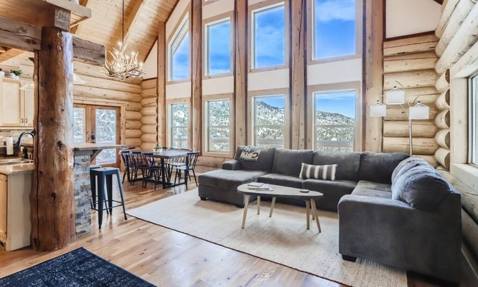 Lyons Cabin | Pet Friendly 31 Day + Rental | 15 Minutes to Estes Park