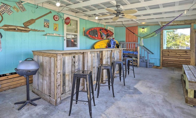Cocoa Other | Pet-friendly Cocoa Home w/Covered Porch!