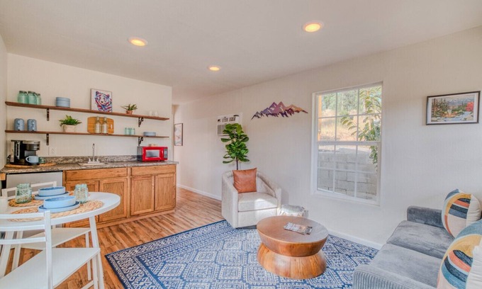 Alto Apartment | Pet Friendly | Dog Run | New Remodel | Wildlife