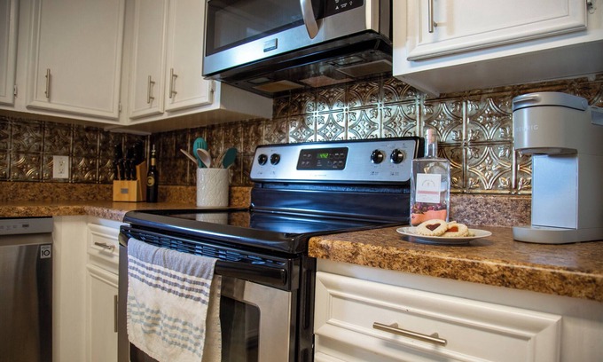 Abilene House | Pet Friendly, Elevated Oasis