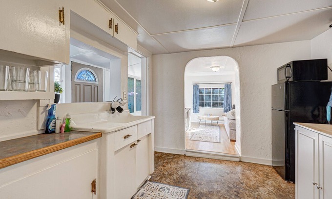 Colorado Springs Cottage | Pet Friendly Home! Quick Walk to Old Colorado City