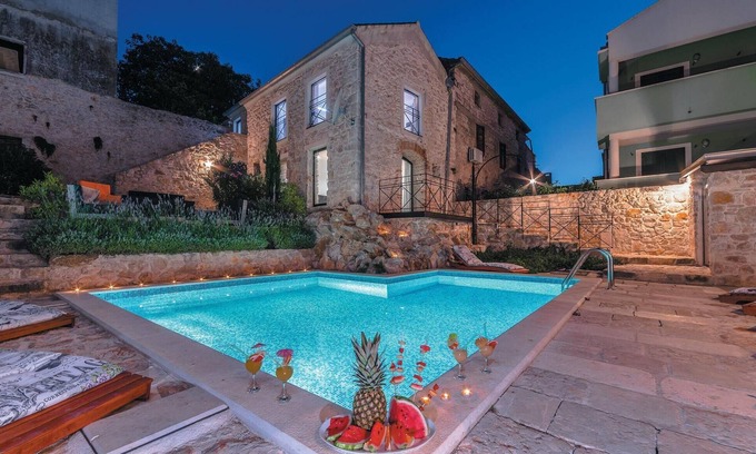 Tkon House | Pet friendly home in Tkon