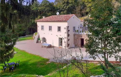 Zvonece House | Pet Friendly Home In Zvoneca With Wifi