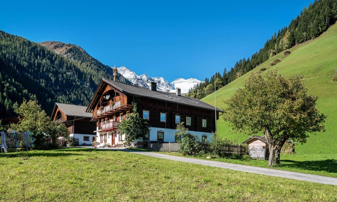 Valle Aurina Apartment | Pet-Friendly 'Stifterhof Apartment Mathilda'