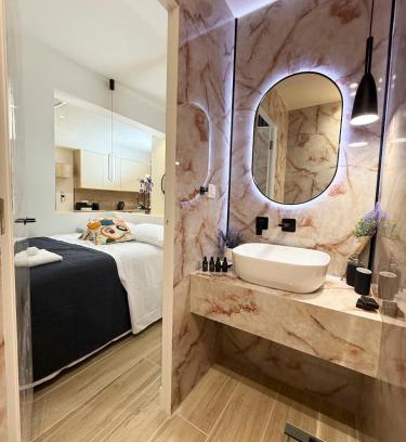 Neos Kosmos Apartment | Petit and Peaceful Retreat