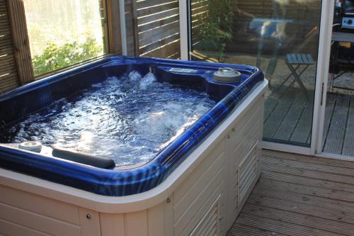Le Beausset House | Petit chalet climatisé avec jacuzzi privé