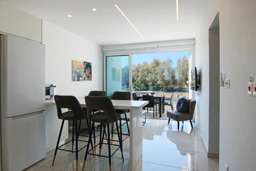 Paphos Apartment | Phaedrus Living - Seaside Executive Flat Harbour 203