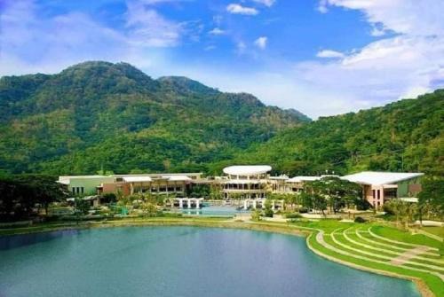 Nasugbu Apartment | Pico De Loro Hamilo Coast beach and Country Club - Myna B One Bedroom