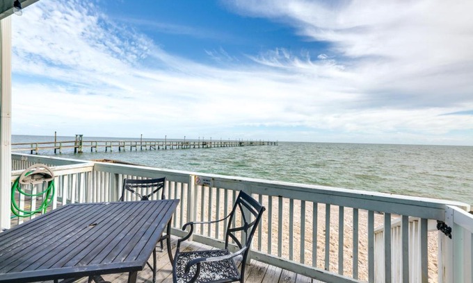 Rockport Apartment | Pier and Pool Access Bayfront Rockport Escape!