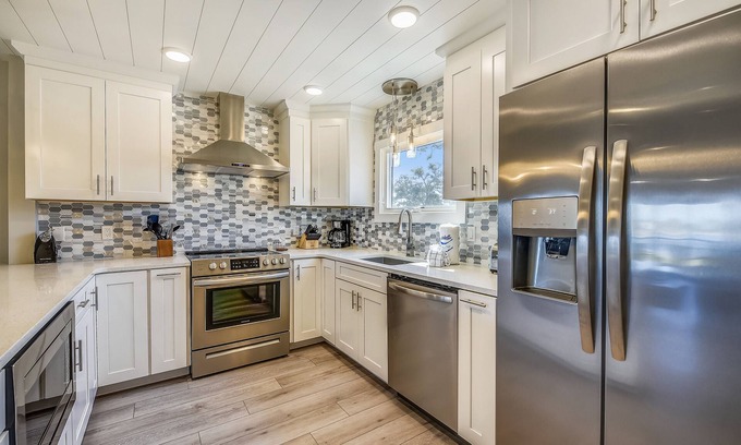 Upper Grand Lagoon House | Pierfection by the Bay Book That Condo