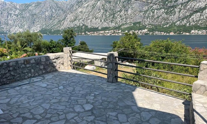 Prcanj Apartment | Pilastro Apartments