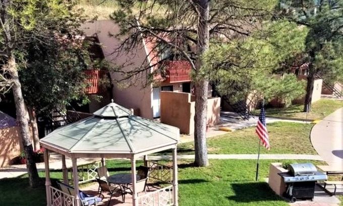 Ruidoso Apartment | Pinecliff Village