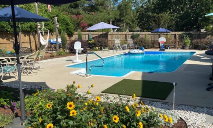 Pinehurst House | Pinehurst Paradise Pool Home only five minutes to the Pinehurst Hotel & Courses