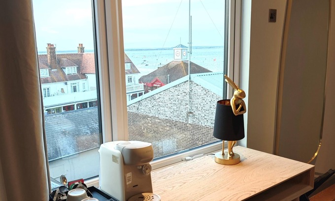 Cowes Apartment | Pinnacle Suites