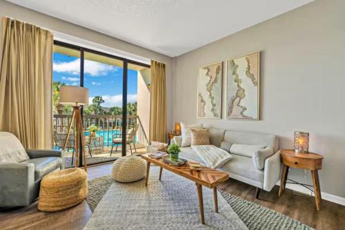 Fort Walton Beach Hotel | Pirates Bay A208